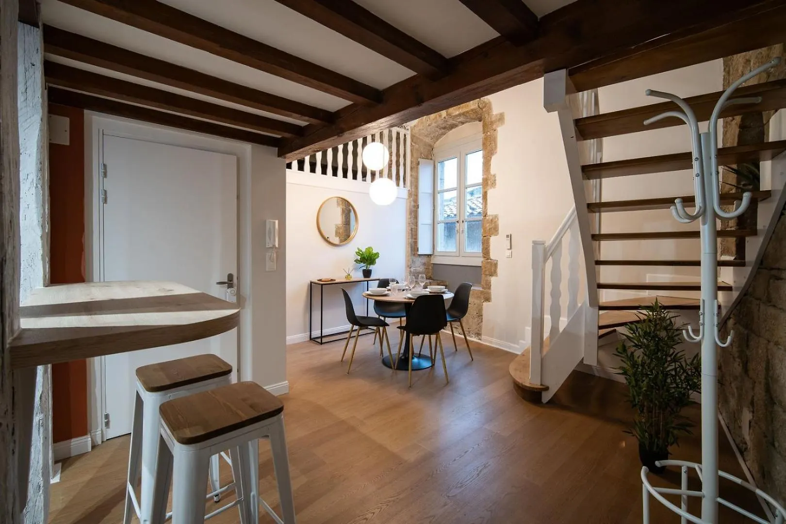 Le Terracotta - Grand Triplex Climatise, Calme Lägenhet Castres  0*, Castres (Tarn)